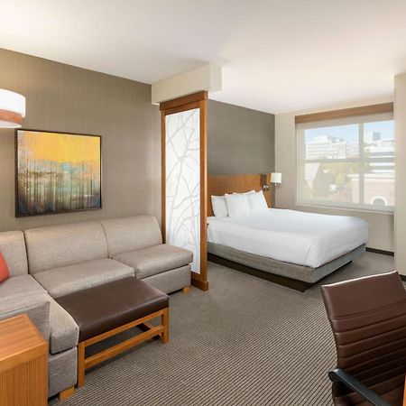 Hyatt Place Greenville Downtown Bagian luar foto