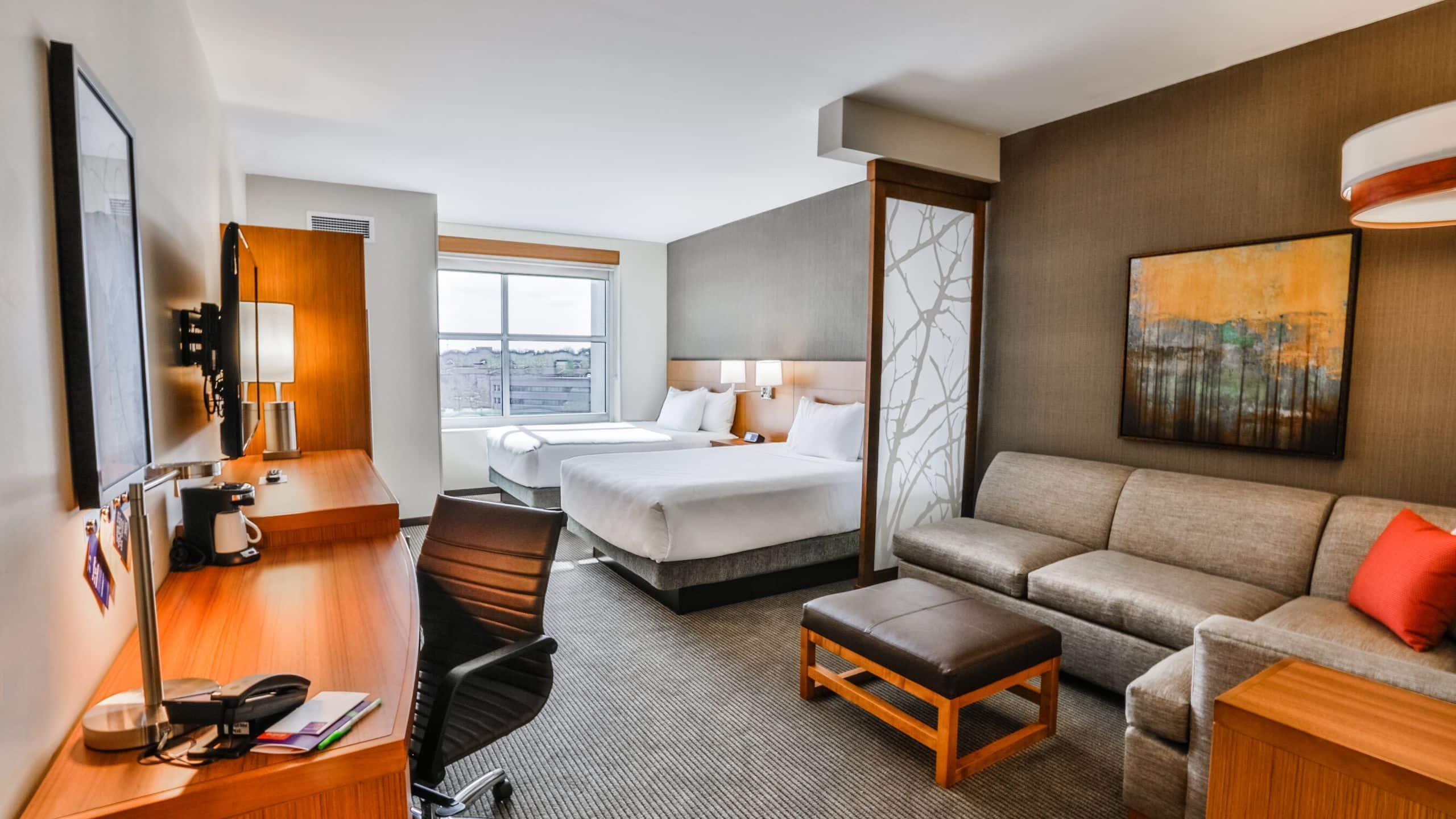 Hyatt Place Greenville Downtown Bagian luar foto