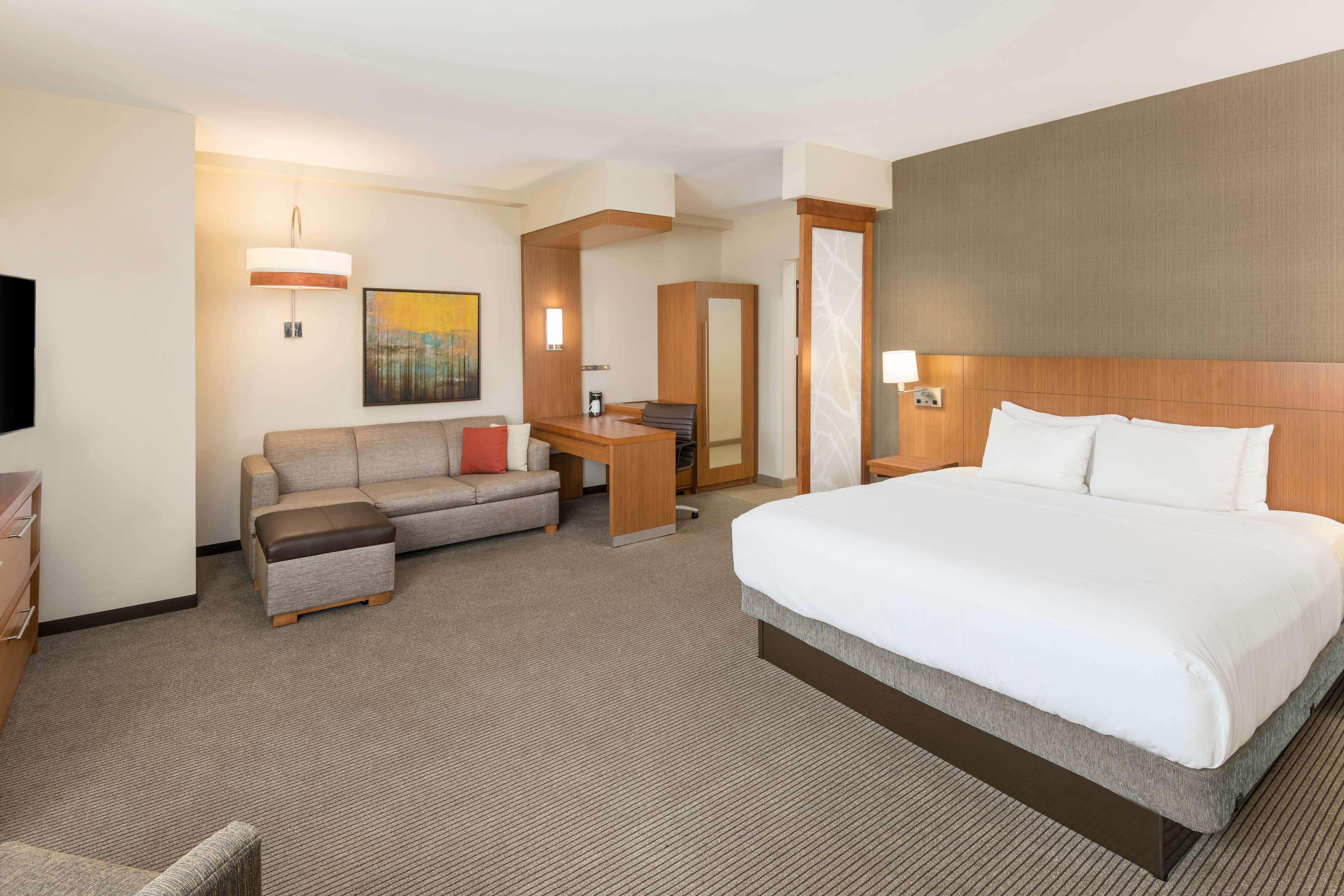 Hyatt Place Greenville Downtown Bagian luar foto