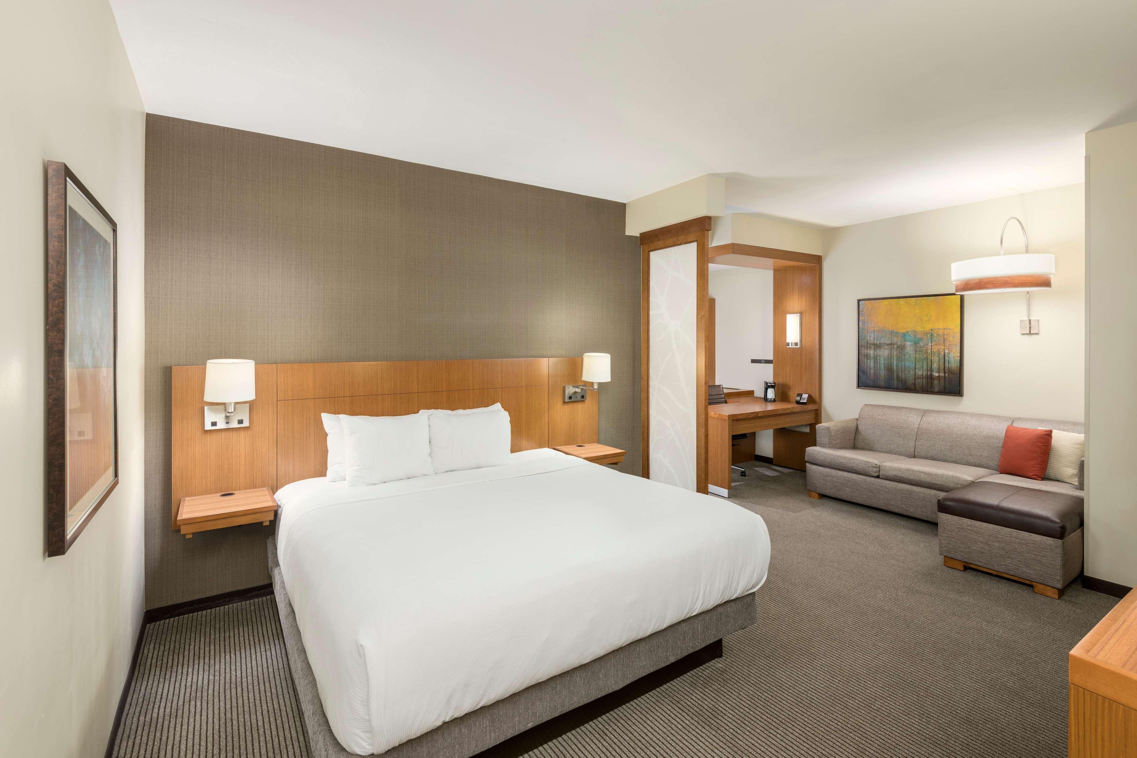 Hyatt Place Greenville Downtown Bagian luar foto