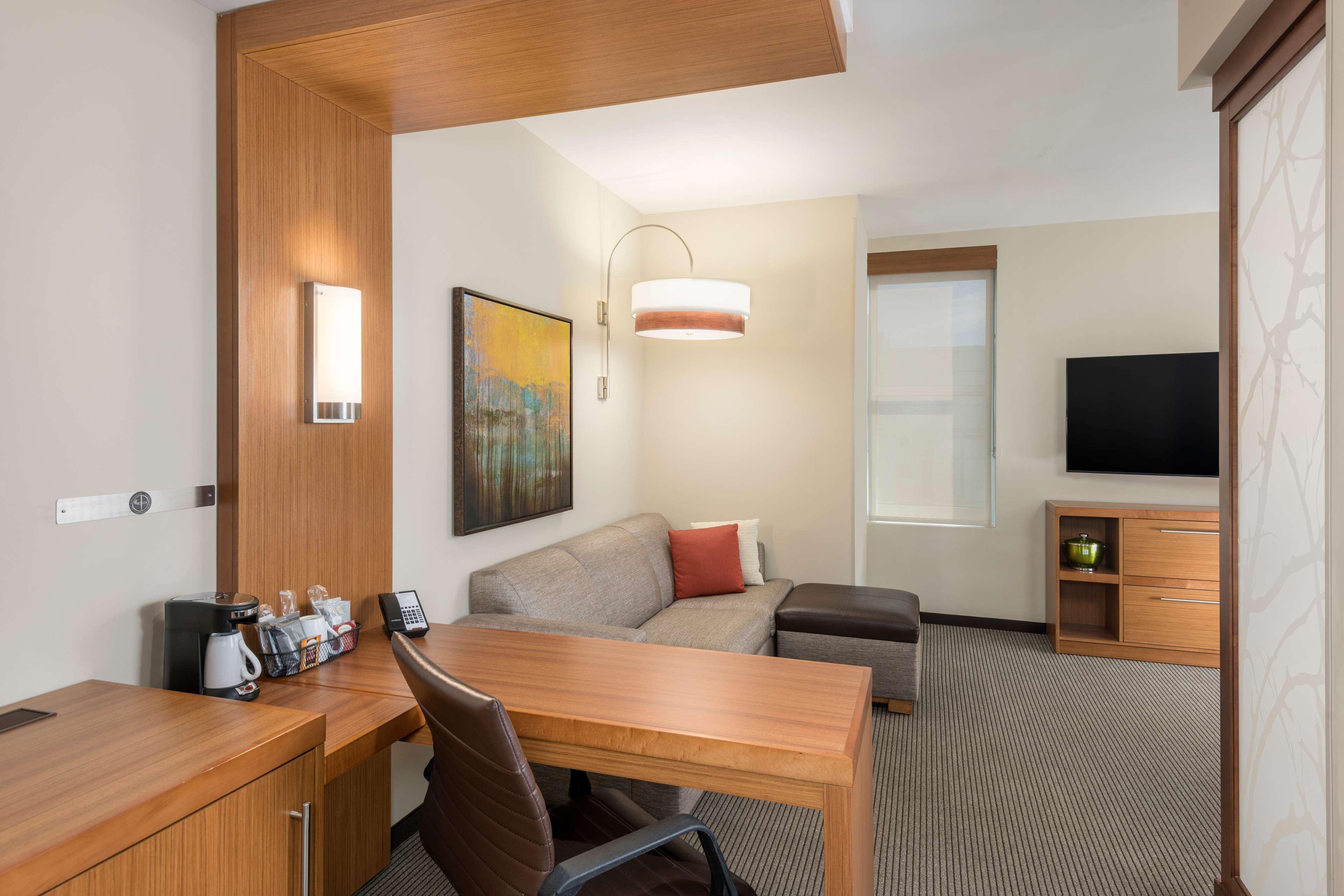 Hyatt Place Greenville Downtown Bagian luar foto
