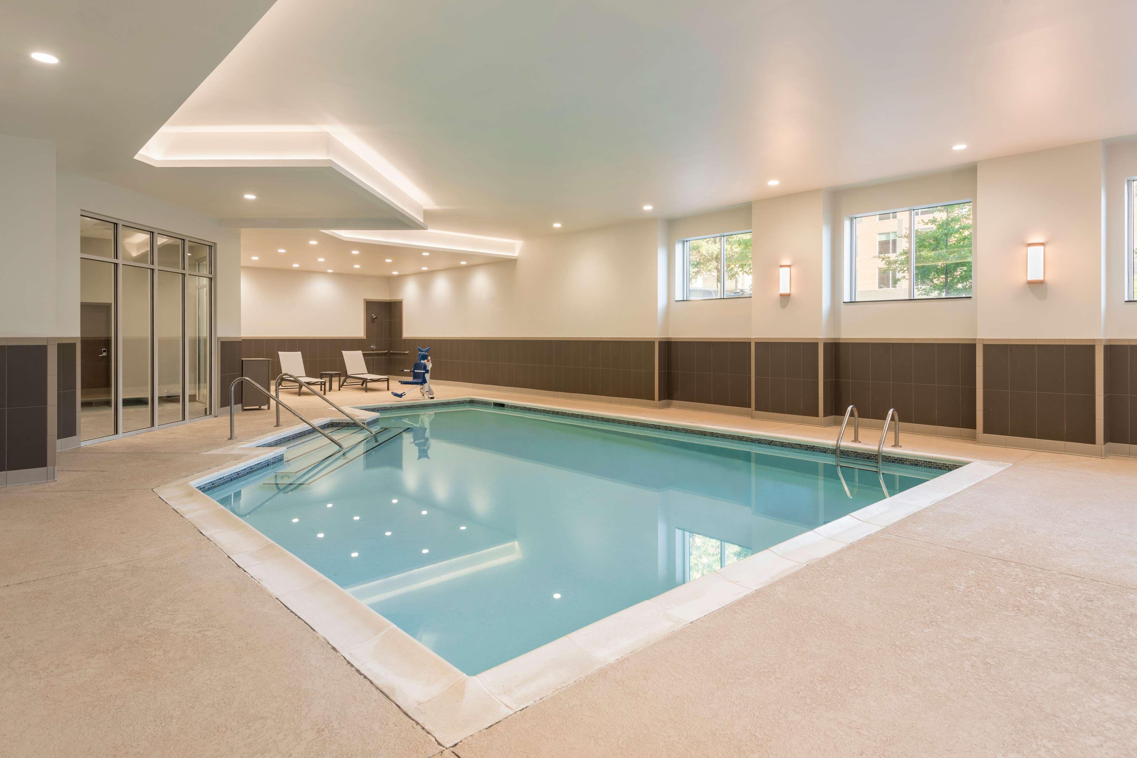 Hyatt Place Greenville Downtown Bagian luar foto