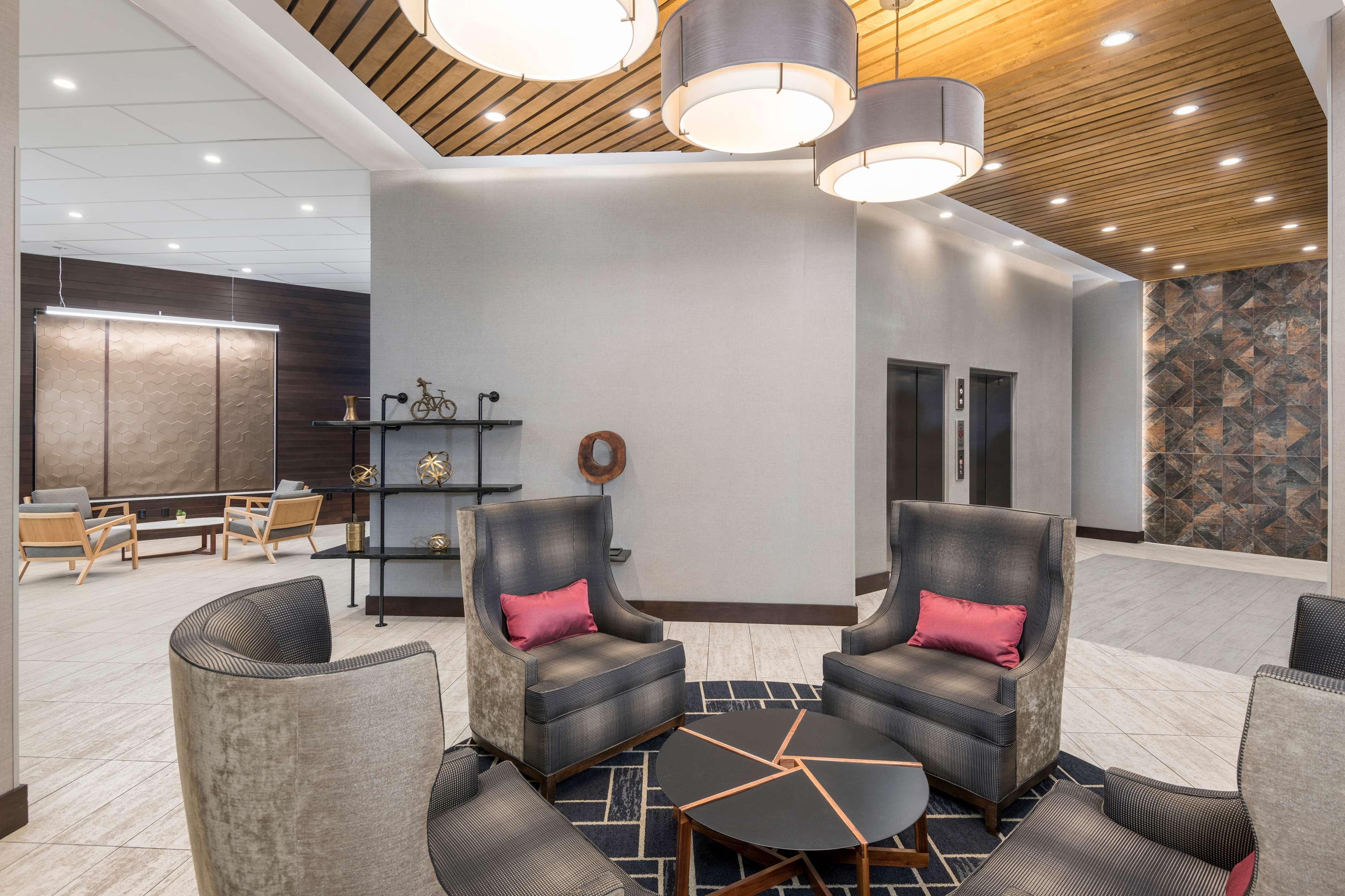 Hyatt Place Greenville Downtown Bagian luar foto