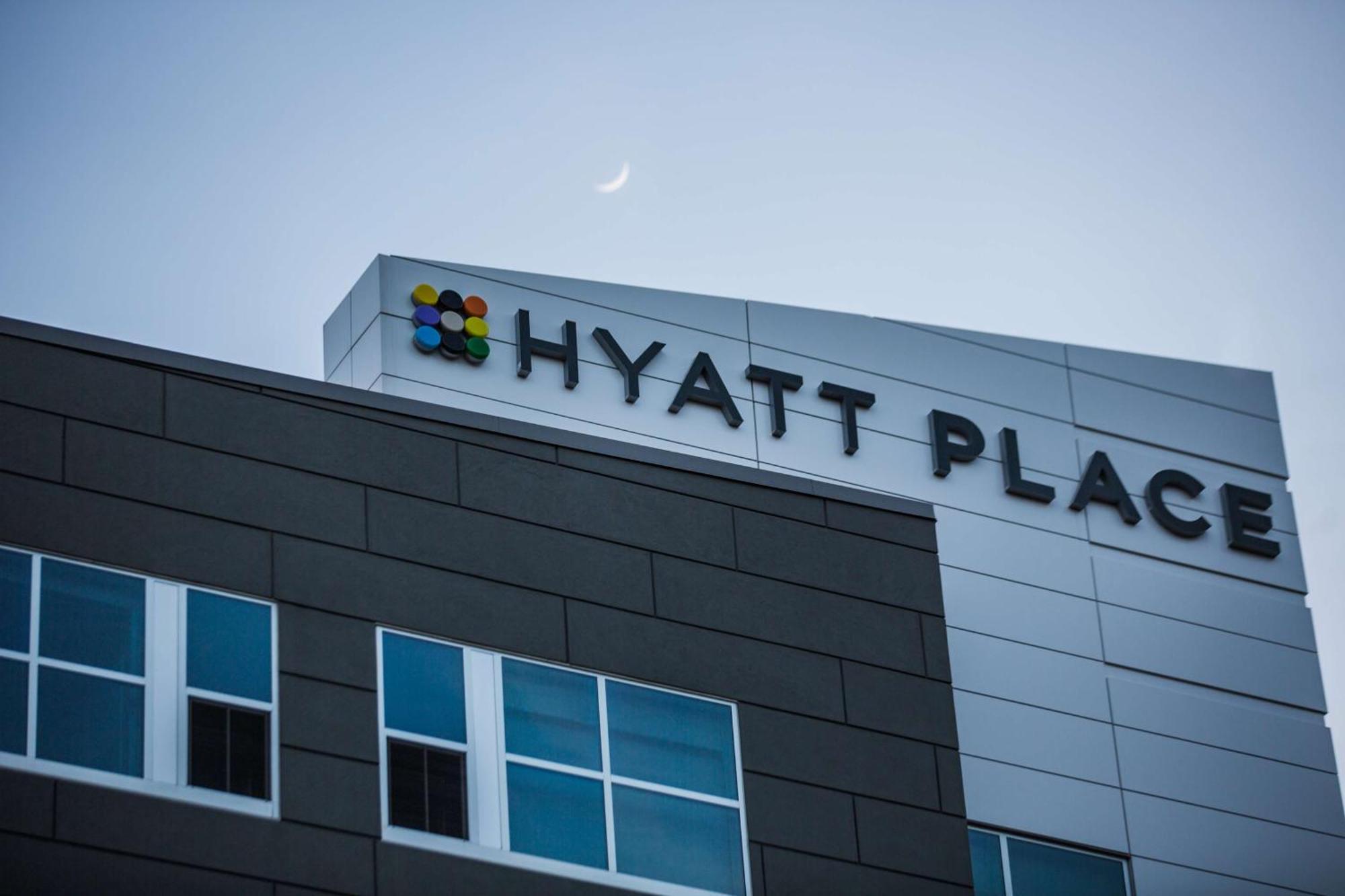 Hyatt Place Greenville Downtown Bagian luar foto
