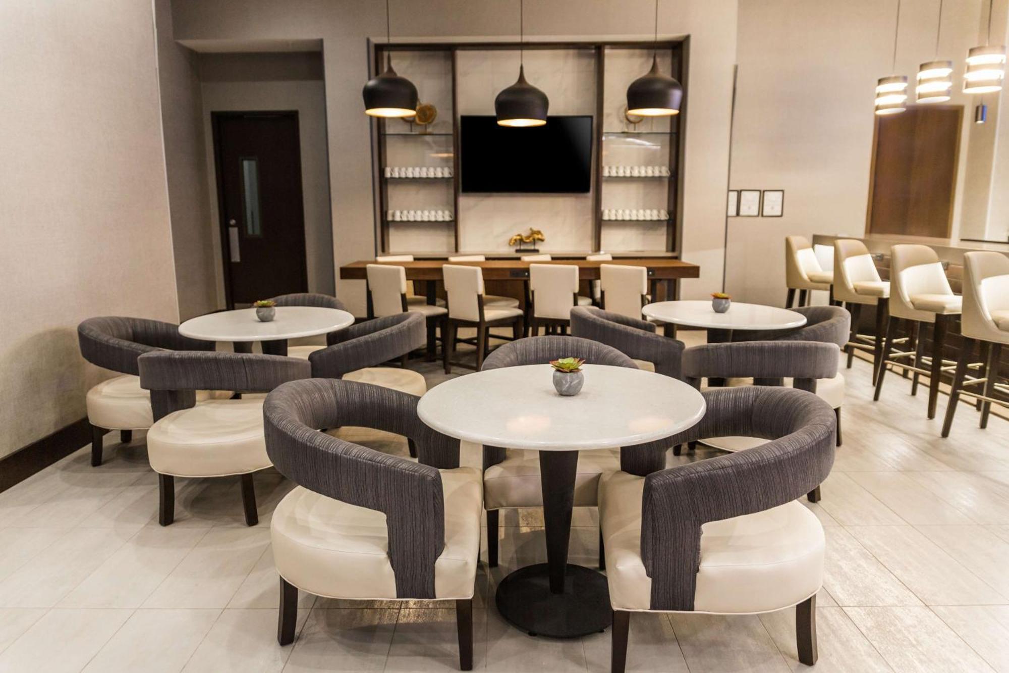 Hyatt Place Greenville Downtown Bagian luar foto