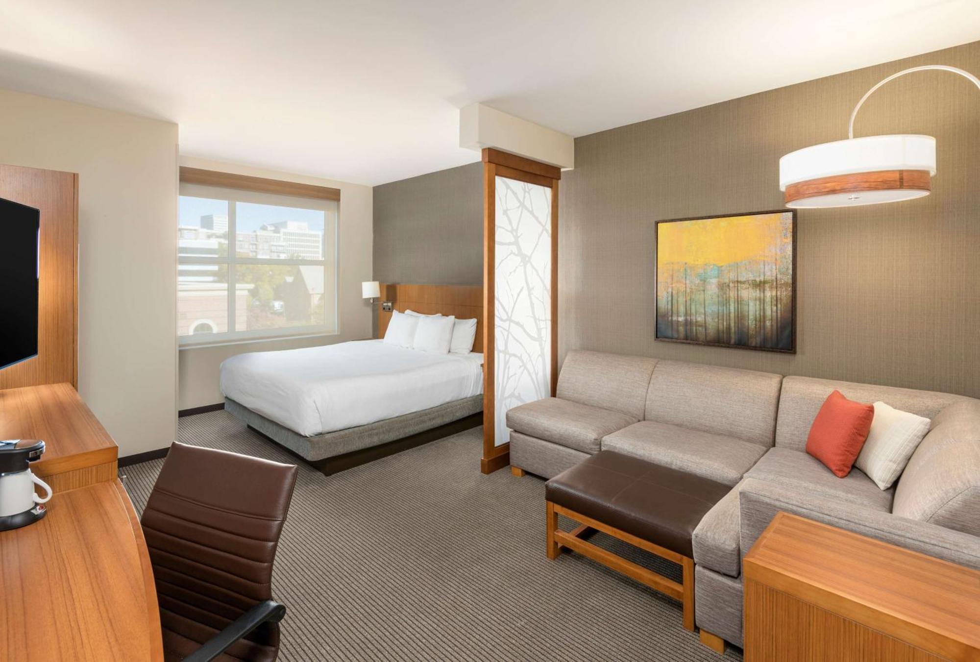 Hyatt Place Greenville Downtown Bagian luar foto