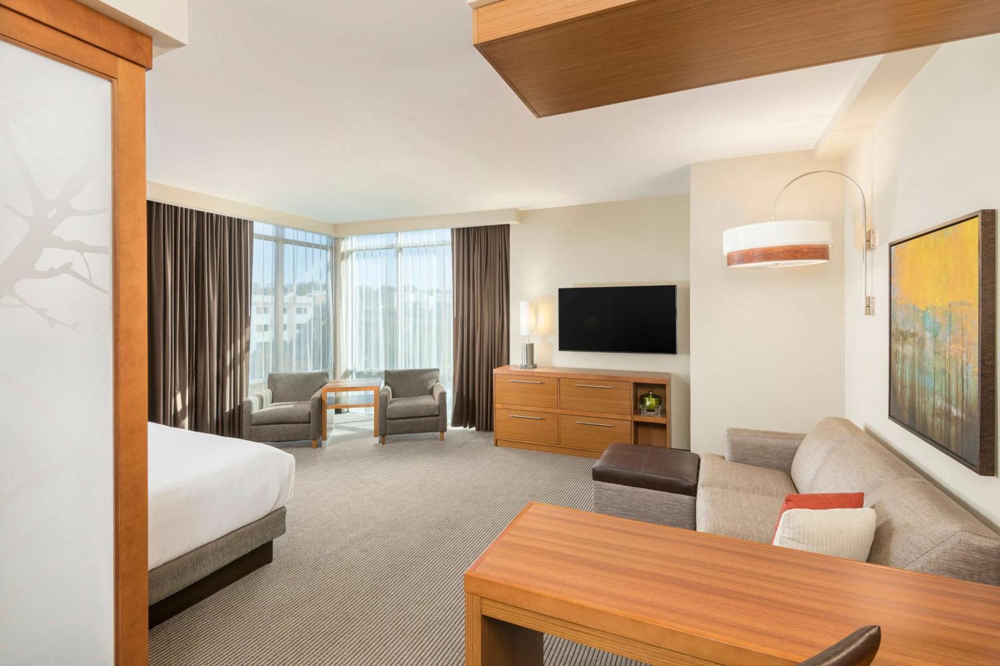 Hyatt Place Greenville Downtown Bagian luar foto